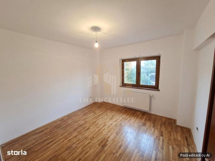 Apartament cu 4 camere semidecomandat în Triaj