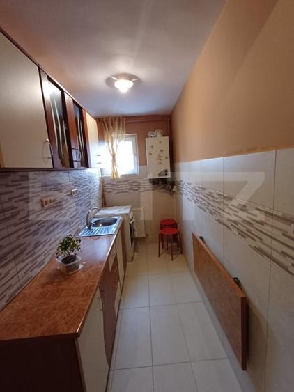 Apartament cu 2 camere semidecomandat, mobilat în Est