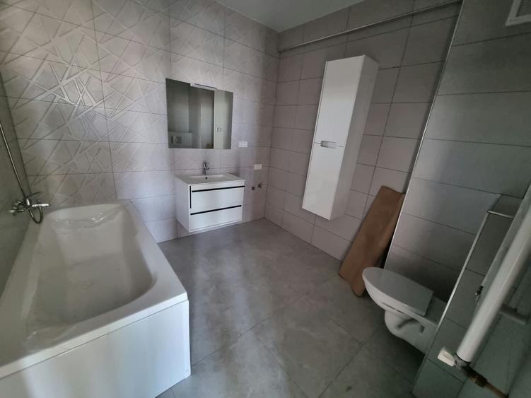 Apartament cu 3 camere semidecomandat în Tomis Plus