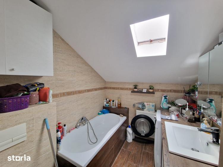 Casă cu 6 camere cu Teren 766 Mp în Oncea