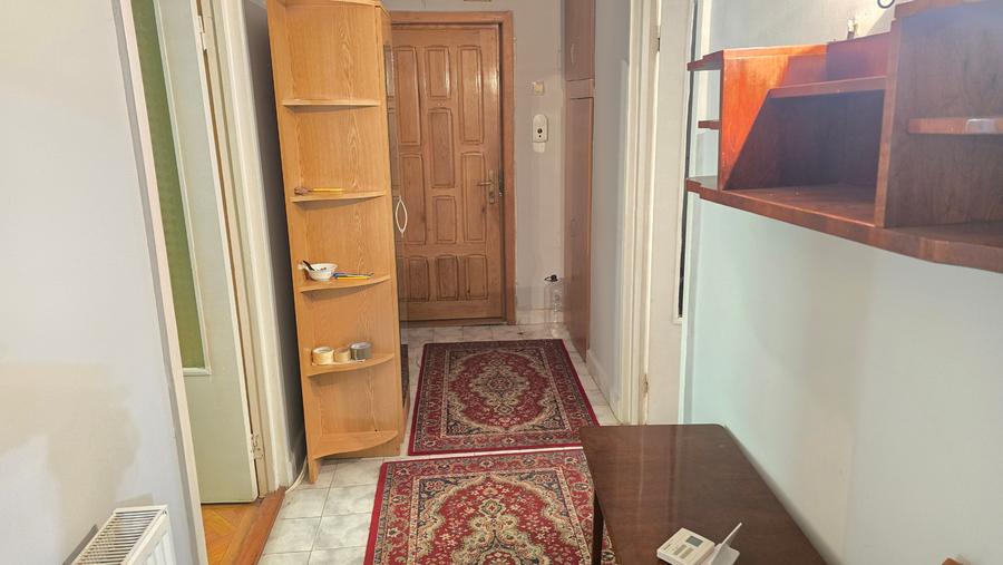 Apartament cu 3 camere decomandat în Progresul