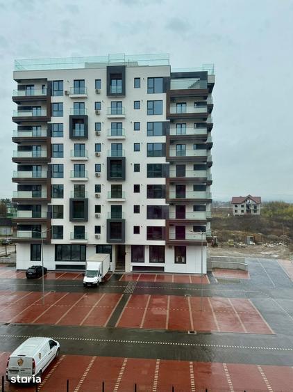 Apartament cu 3 camere decomandat în Cornișa