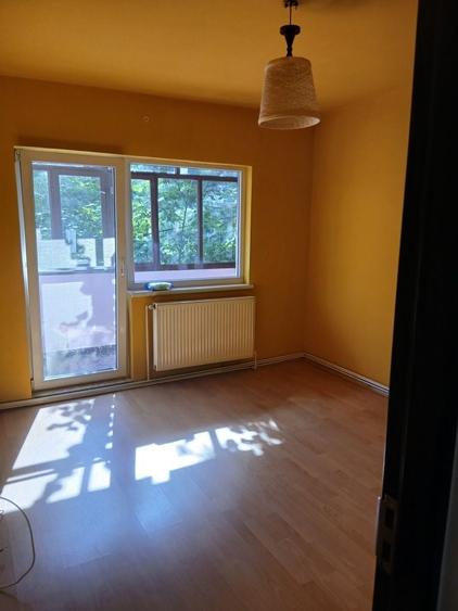 Apartament de vanzare - 4