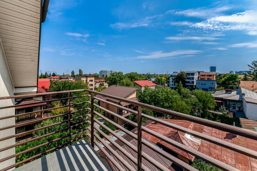 Apartament cu 5 camere decomandat, mobilat în Bucureștii Noi