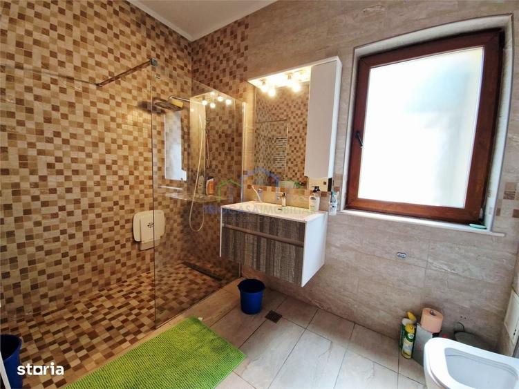 Casă cu 4 camere cu Teren 2936 Mp în Coșoveni