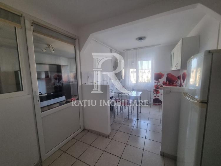 Apartament cu 2 camere semidecomandat, mobilat în Gojdu