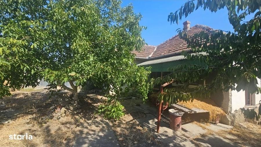 Casă cu 2 camere în Sânleani