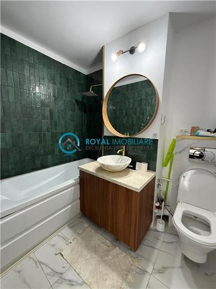 Apartament cu 3 camere decomandat, mobilat în Ultracentral