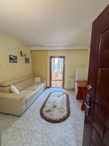 Apartament cu 2 camere semidecomandat, mobilat în P-ța Ovidiu