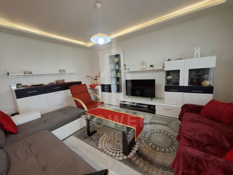 Apartament cu 4 camere decomandat în Vasile Aaron