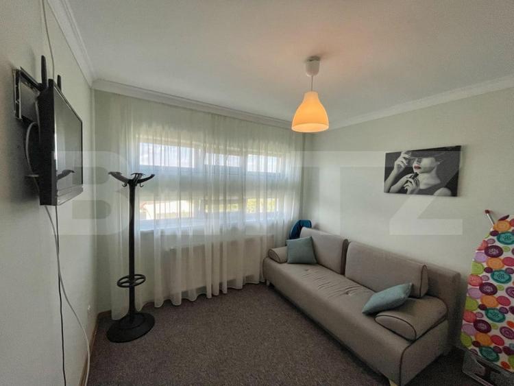 Apartament cu 3 camere semidecomandat, mobilat în Plaiul Vulcanești