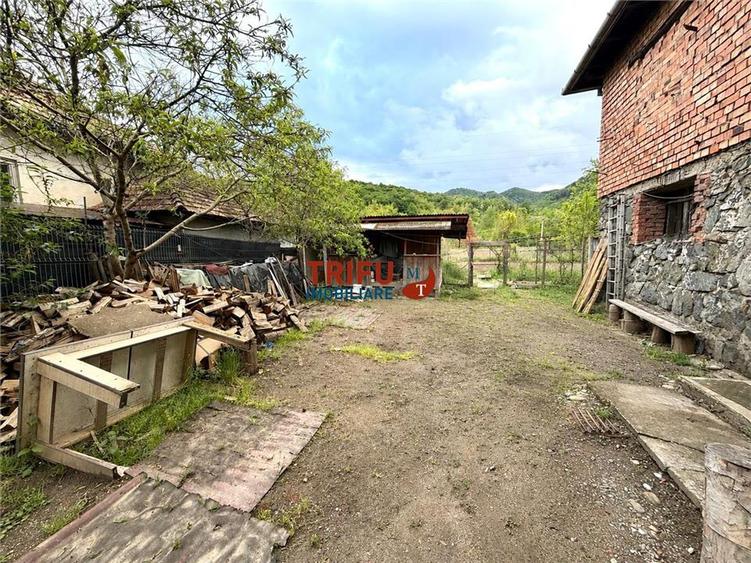 Casă individuală cu 2 camere cu Teren 800 Mp în Meteș