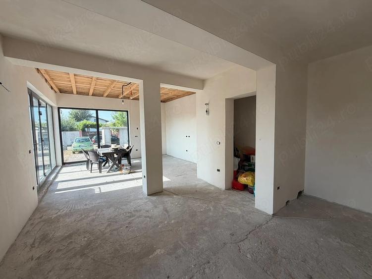 Casă cu Teren 250 Mp în Central