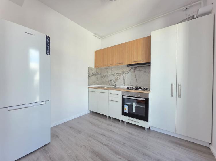 Apartament cu 2 camere semidecomandat în 1 Decembrie