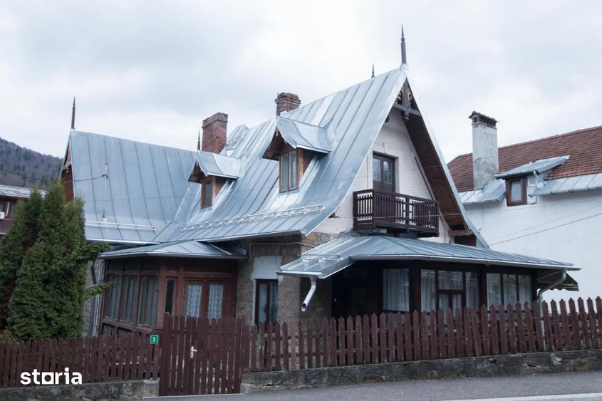 Casă cu 6 camere cu Teren 200 Mp în Central