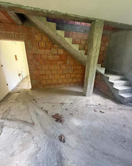 Casă cu 4 camere cu Teren 546 Mp în Satu Nou de Jos
