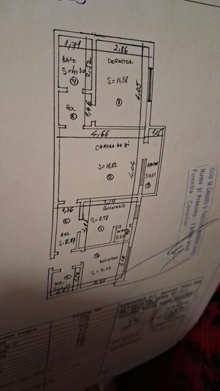 Apartament cu 3 camere semidecomandat în Central