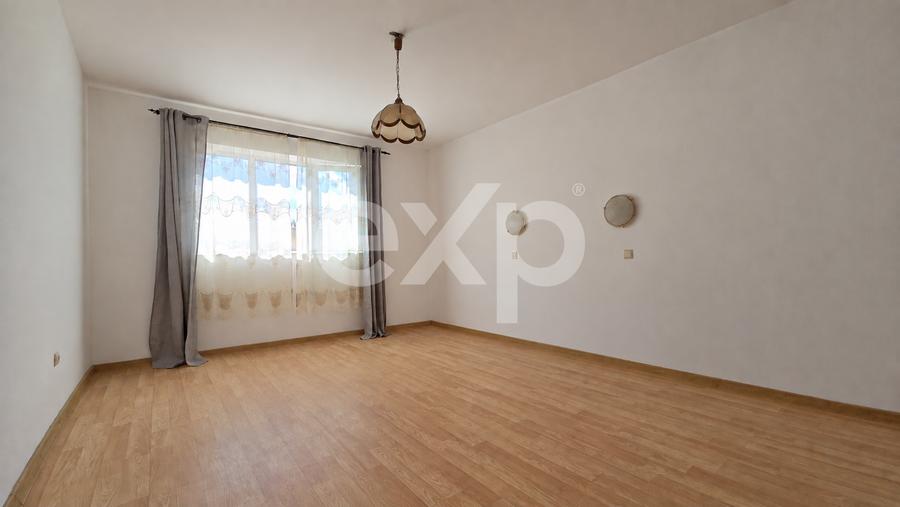 Casă individuală cu 7 camere cu Canalizare în Ghimbav