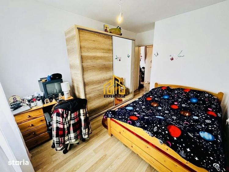 Apartament cu 2 camere semidecomandat în Roșu
