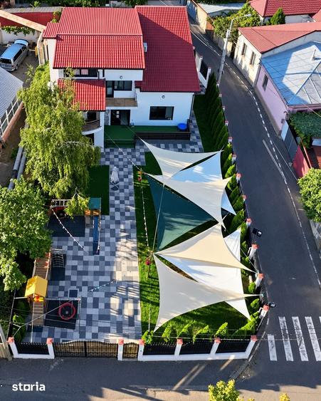 Casă cu 7 camere cu Teren 760 Mp în Port