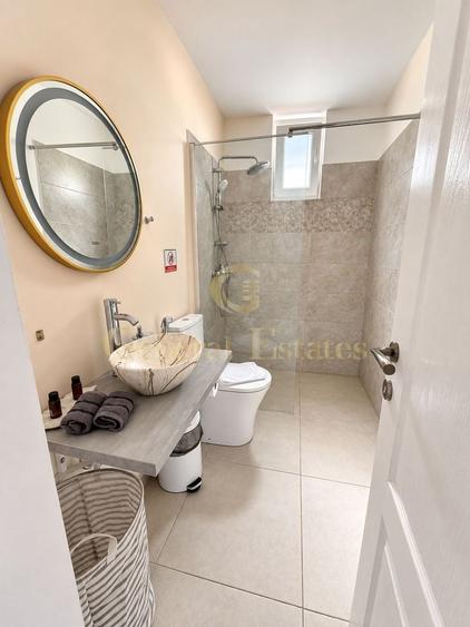 Apartament cu 5 camere semidecomandat, mobilat în Brașovul Vechi