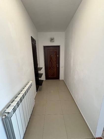 Apartament cu 3 camere semidecomandat, mobilat în Lipovei
