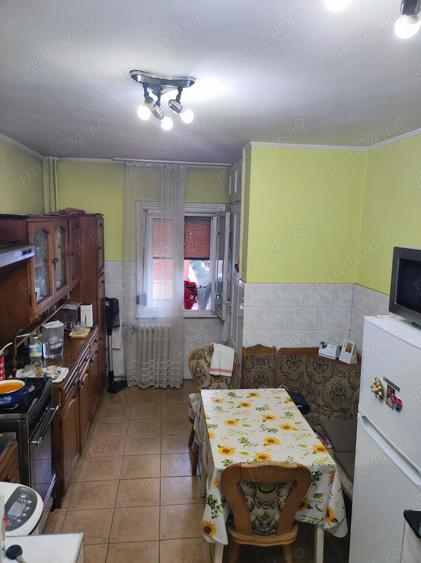 Apartament 4 camere, tip PC, decomandat, et. 1, central - 1
