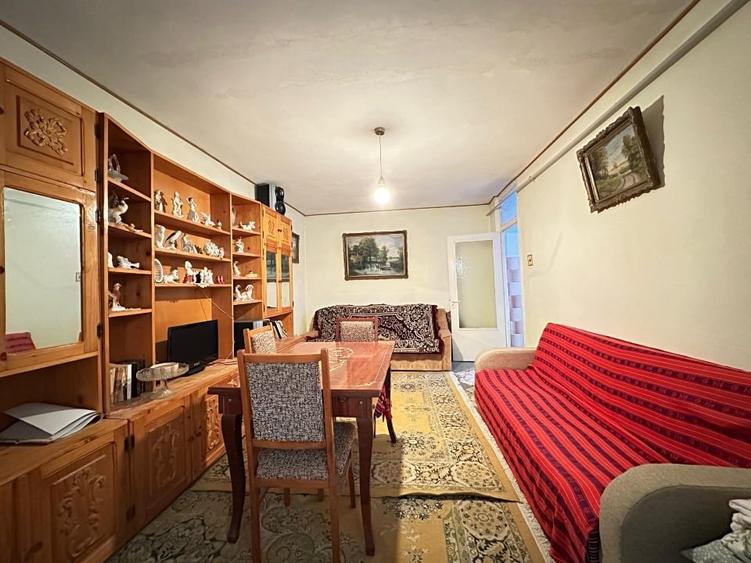 Apartament decomandat cu 3 camere - Cartier E3 - centrala proprie - 1
