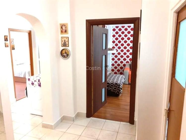 APARTAMENT 3 CAMERE 4/8 78 MP BL 1992 REABILITAT TERMIC SCOALA 81 - METROU APARTAMENT 3 CAMERE 4/8 78 MP BL 1992 REABILITAT TERMIC SCOALA 81 - METROU