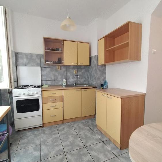 Vand apartament 2 camere decomandat et 1 - 2