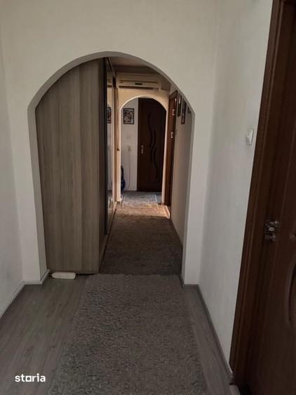 Inchiriez apartament cu 3 camere pe termen lung - 1