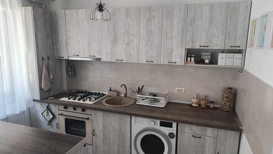 Apartament cu 2 camere decomandat în Exterior Vest