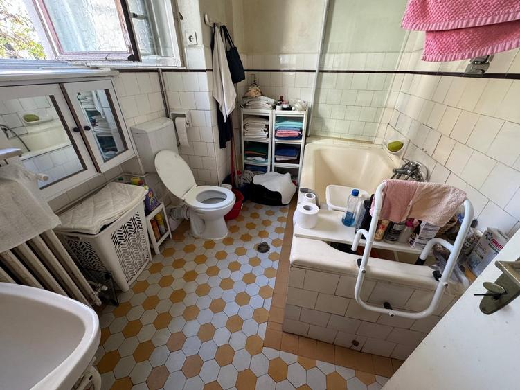 Vanzare apartament cinci camere Universitate metrou perfect pentru Airbnb - 16