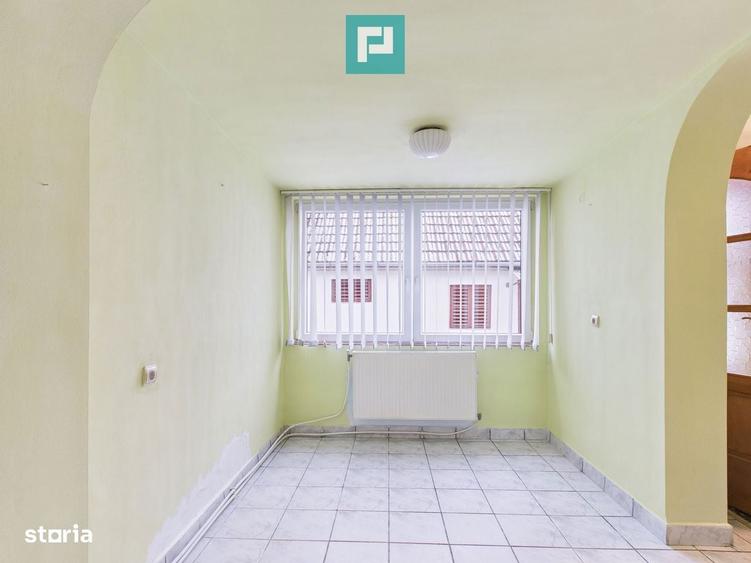 Casa cu 2 corpuri si 5 camere in Livada - 13