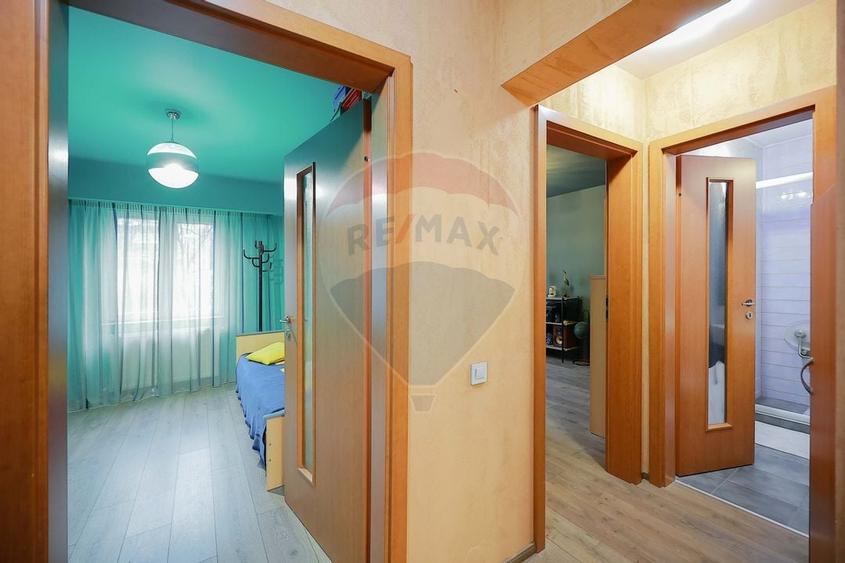 Apartament cu 4 camere de vânzare în zona Rogerius - 8