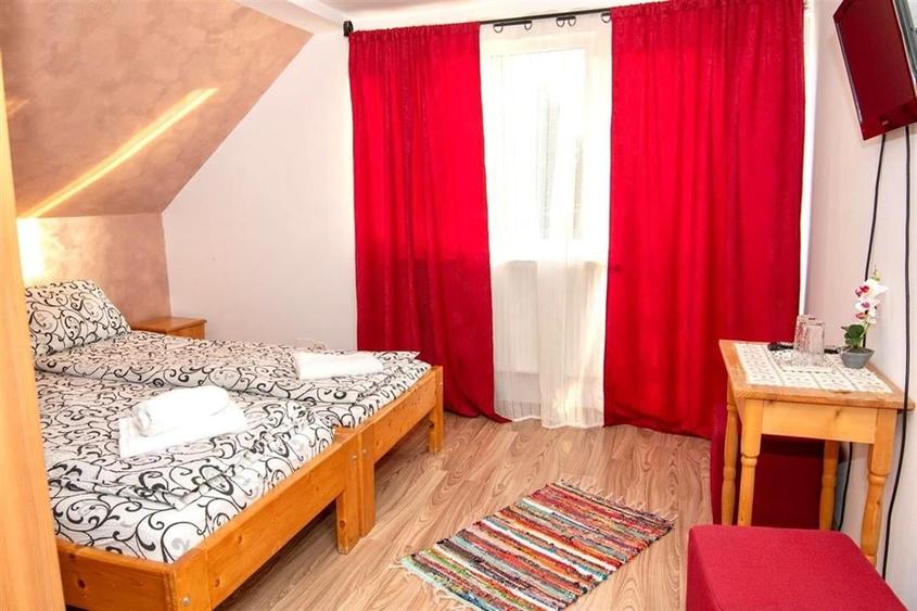 PENSIUNE P+2 | 8 CAMERE | ZONA VARTOP - ARIESENI - 9