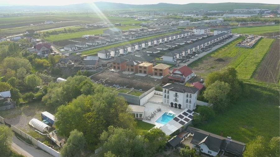 Vand Teren intravilan 10 ari deschidere 50 metri - 3