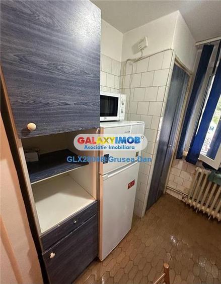 Garsonieră decomandată, mobilată în Titan