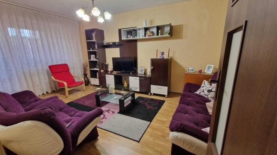Apartament -3 camere -decomandat-Zona Gorjului - 1