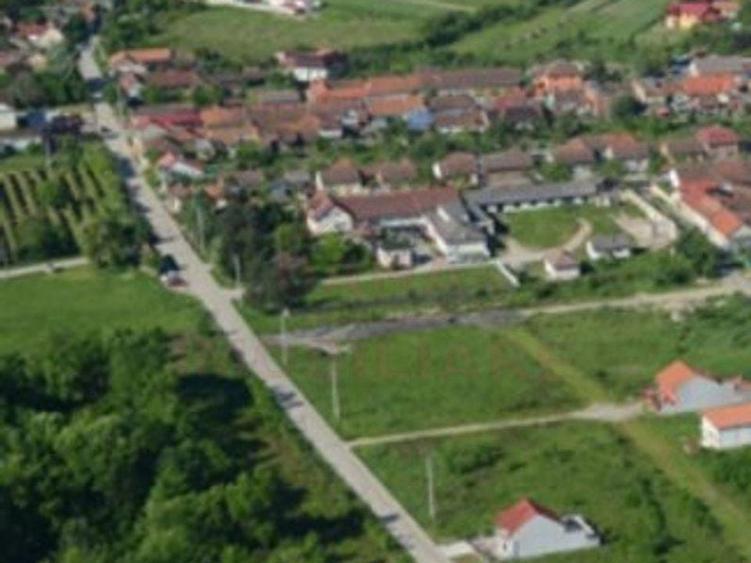 Teren de vânzare în Caransebeș, zona  Valea Cenchi, Jud. Caraș-Severin - 1