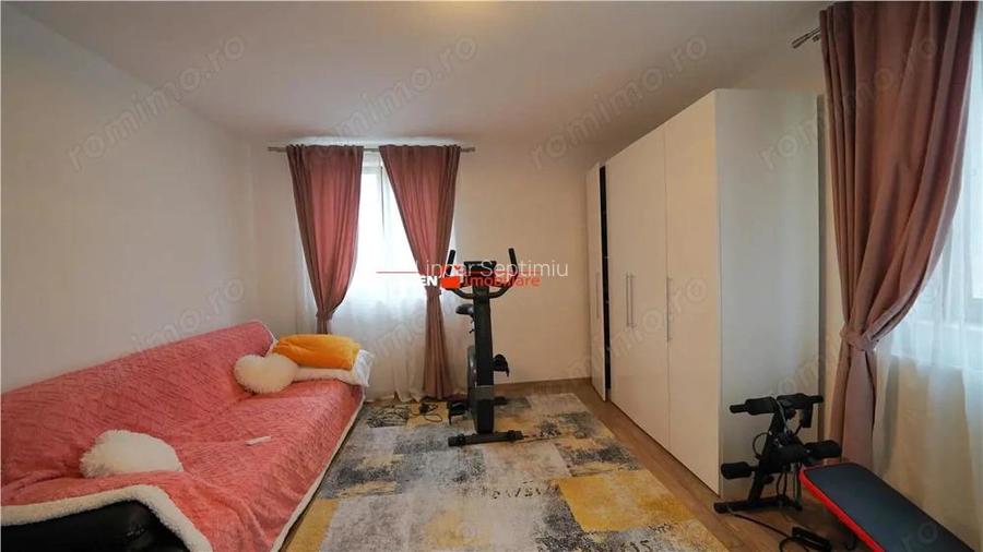 Sanmartin - Vila cu 3 apartamente si potential de inchiriere