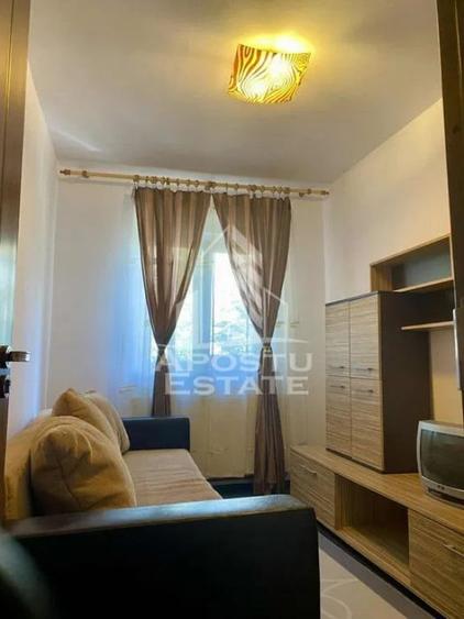 Apartament cu 3 camere, zona Sagului, Centrala Proprie - 2