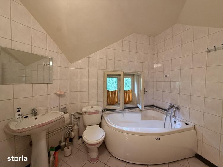 Casă cu 4 camere în Scărișoara
