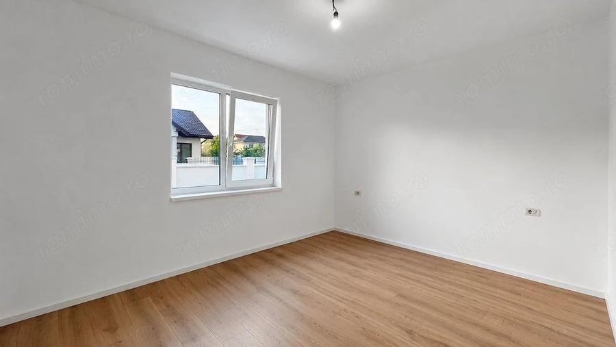 Casă cu Teren 400 Mp în Utvin