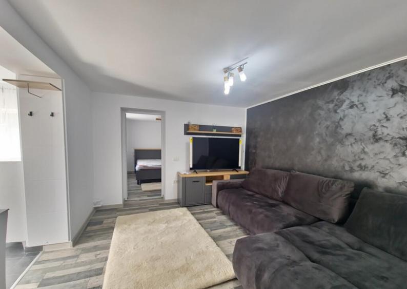 Casa individuala 3 camere foisor acoperit curte km 4 - 15