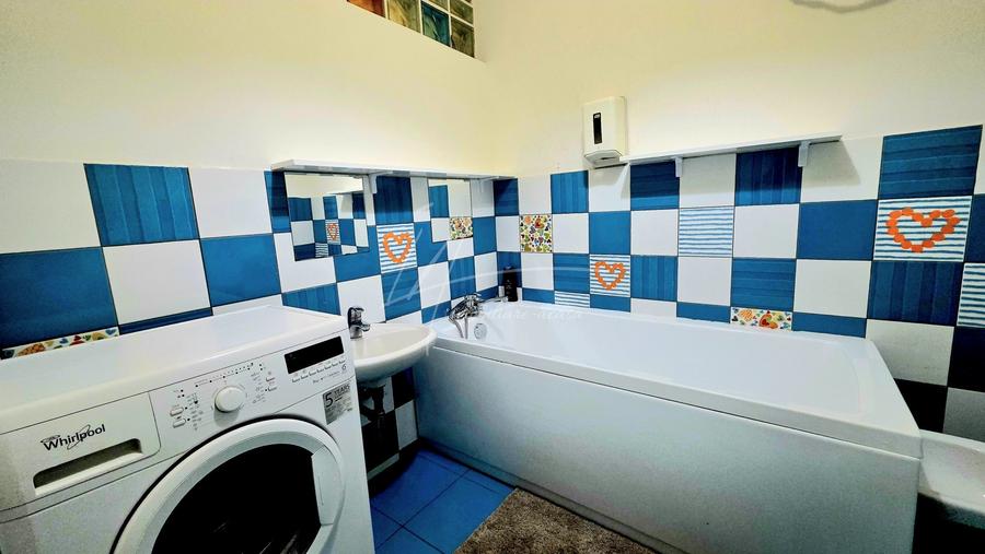 Apartament cu 5 camere si curte de 358 mp. - 29