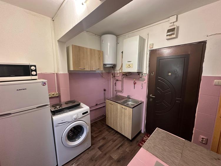 Garsoniera / Camera de camin cu baie Sacele Electroprecizia - 3