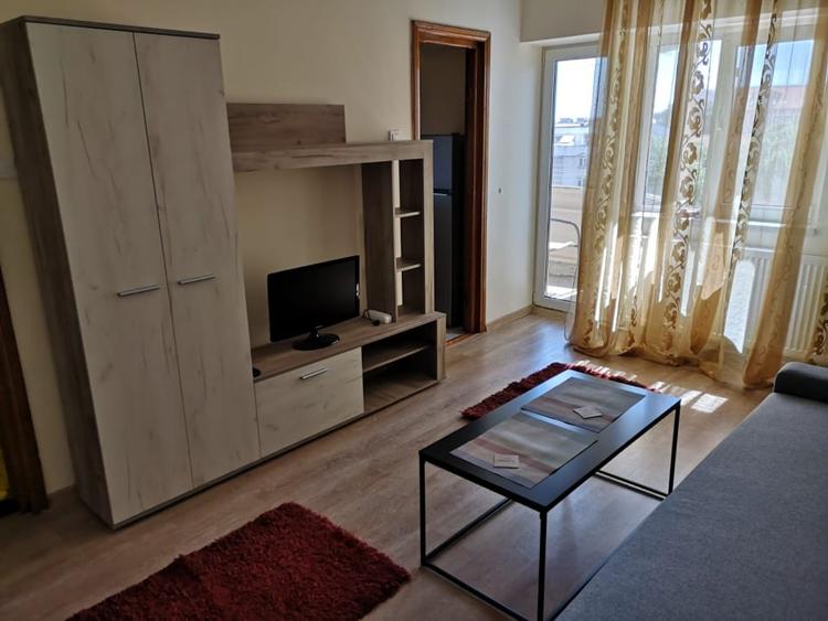 Garsoniera moderna de închiriat- zona ultracentrala - 1