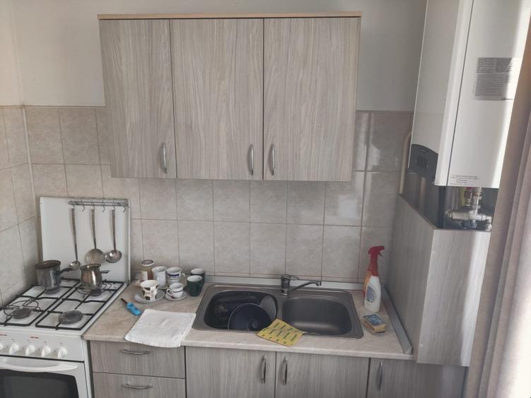 Vand apartament 2 camere decomandat semicentral Roman - 7