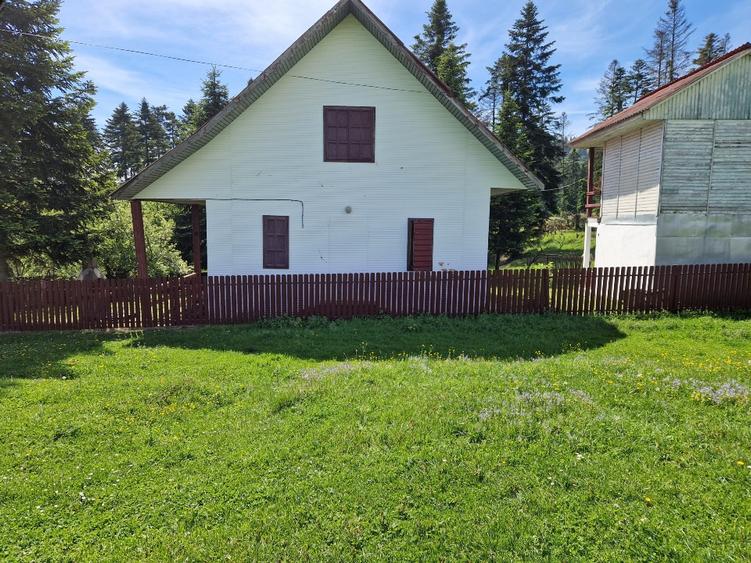 Teren și casă de vacanță Solca, jud. Suceava - 8